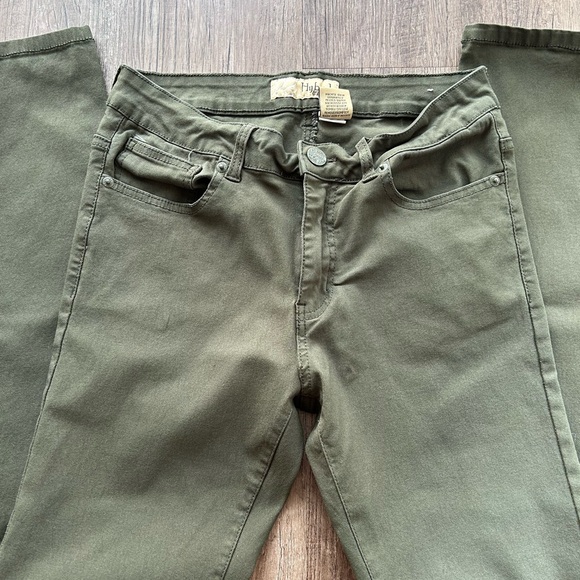 Women’s Skinny Stretch Jeans - Picture 4 of 4